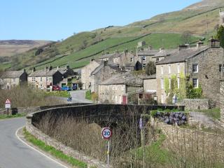 Hollyhock Cottage - 5