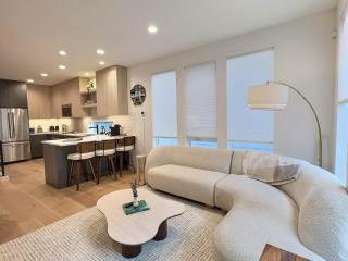 Upscale Seattle retreat: lake/skyline views/FIFA - 4