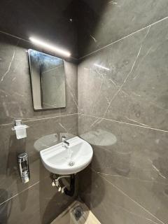 Hostique Jade, Hotel-style Studio for Staycation Indore - 1