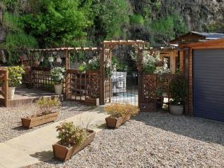 Howburn Log Cabin - 6