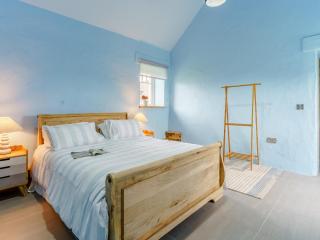 The Cowshed - Uk32570 - 1