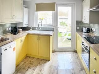 Heartwarming Cottage - 3