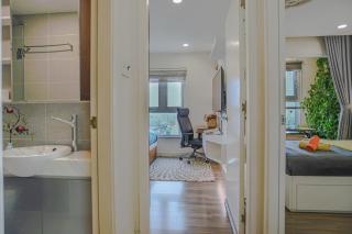 Central Loop Suites - Terra Royal Residence, Poker Table & Pink Church - 4