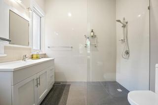 Luxury Family Home in Leafy Glen Iris 4B2B2C - 3