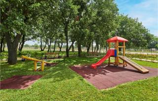 Amazing Apartment In Umag With Swimming Pool - 9