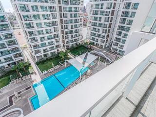 Redsearent suite with pool view - 4