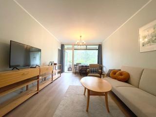 Bright and spacious 3BR Apartment with Fast Metro Access to City Center - 8