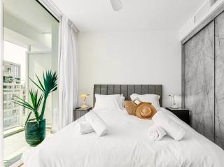 Redsearent suite with pool view 2 - 6