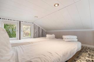 Ty Poppy at Noble Court with Hot Tub - 4