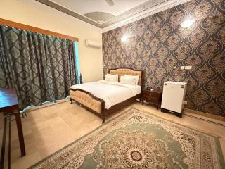 Baani Signature Hotel - 2