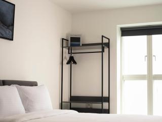 Modern flat moments from Tolcarne beach - 4