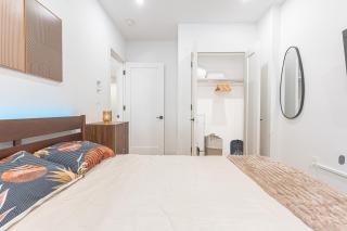 Modern Duplex Escape w Backyard - 8