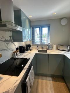 Fire Station View-Central-2 king beds-Brand new interior - 6