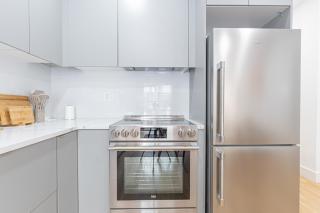 Modern Duplex Escape w Backyard - 4