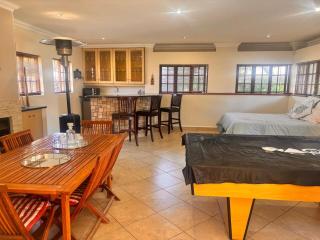 Robin Hills Acacia Guesthouse - 1