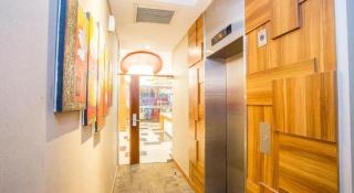 Life Hotel Sudirman Surabaya - 6