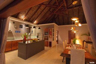 Luxury Sakina Villa - Beachfront - Dzamandzar - 3