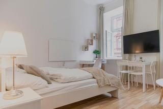 Cozy 1BR Apartment Near Westbahnhof Station - 4