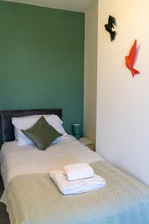 Spacious and Comfortable - 5 Bedroom Home - 5