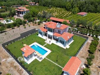 Luxury Villa with Private Pool and Large Garden in Dalyan - 8