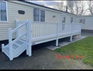 6 birthday gold caravan Towyn - 6