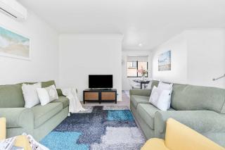 Mollymook Memories - close to beach & golf course - 0