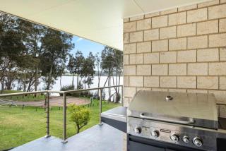 The Lake House - lakeside retreat w. pool & views - 5