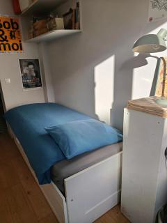 Chambre et Salle de bain privées avec vue sur jardin dans maison familiale - 1