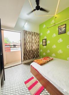 SP guest house 1,5 km from kashi vishawanath - 7