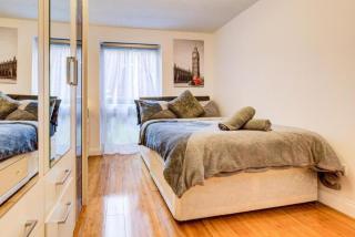 Comfortable 2BR in Stratford Work & Unwind - 9