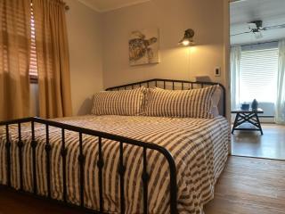 Caseville Splash and Sand Beach House - 3