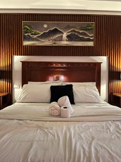 Azure Luxury Condo - 8