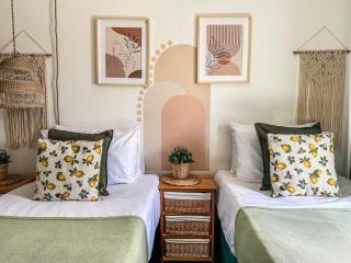 Preloved stylish home Wi-Fi Double driveway - 3