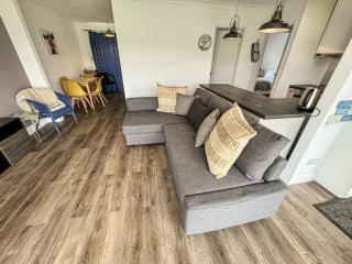 Dog Friendly Kessingland Chalet | Coastal Retreat - Kessingland - 5