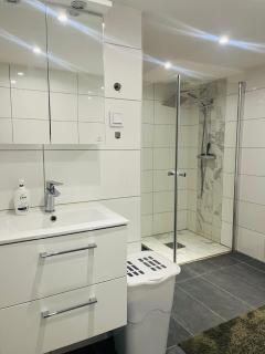 Stenkällan - express bus number 5 - 5