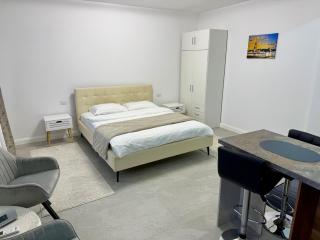 visitor's house 4 - 0