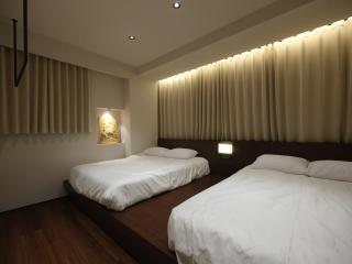 Anon STAY DDP 12 people comfortable 1 minute from airport bus1st floor DDP station Myeongdong Seongsu - 1