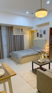A Studio Unit in McKinley Near Venice Grand Canal Mall - 7
