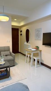 A Studio Unit in McKinley Near Venice Grand Canal Mall - 3