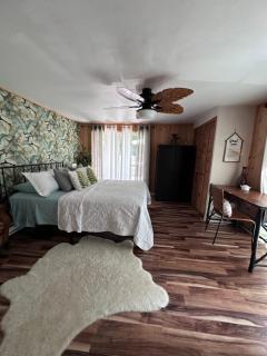 Peaceful Gateway to Island Creek Cottage - 3
