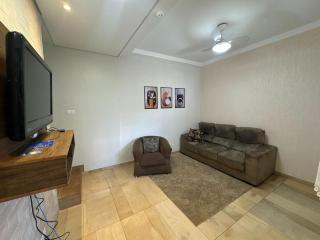 Sobrado 2q no centro de Ourinhos, ar-cond e vaga - 9