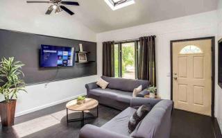 Enjoyable Home by Airport and Dwtn - 6