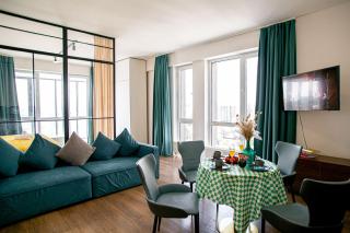 Евротрёшка с двумя спальными зонами рядом с ТРЦ MEGA - 2