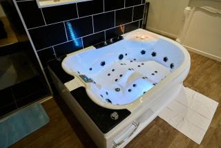 Baignoire Blaneo & Sauna 10 minutes de la gare - 7