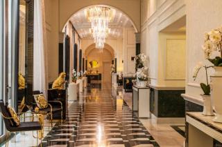 Luxurious 2 Bedrooms Apartment in DT Versace Tower - 6