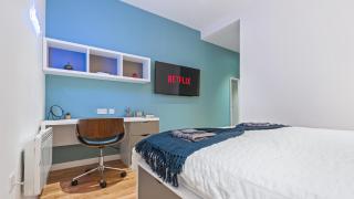 Leeds Luxury Flat with Pool Table - Sleeps 8 - 4