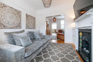 Beautiful period house, 2 bed, 2 bath and parking - 0