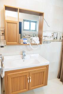 Galaxy Holiday Inn - 6