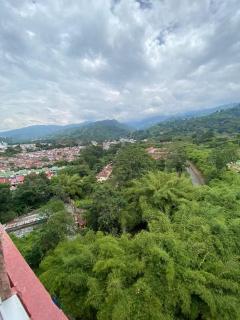 Apto Moderno 3 hab con Piscina, Balcón y BQQ - 1