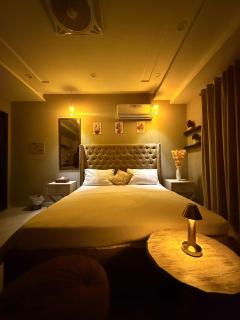 Luxury Studio Apartment - Eiffel Tower - 0